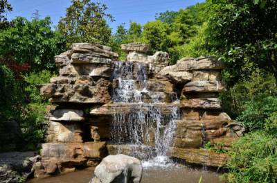 探索中國(guó)供應(yīng)商 如何選擇優(yōu)質(zhì)假山生產(chǎn)廠家與合理價(jià)格策略